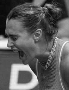 Sabalenka interrompe jogo no US Open após sentir forte cheiro de maconha