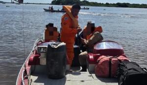 Bombeiros fazem resgate fluvial de estudantes em escola rural no Pantanal