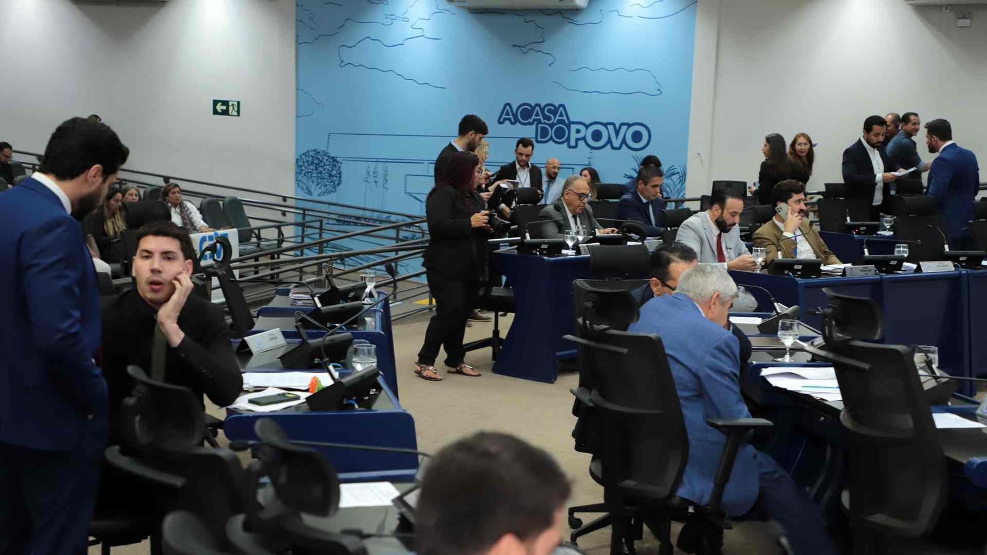 Câmara de Campo Grande aprova projeto que suspende descontos do Master