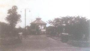 1922 – Prefeito planta árvores para comemorar o centenário da Independência