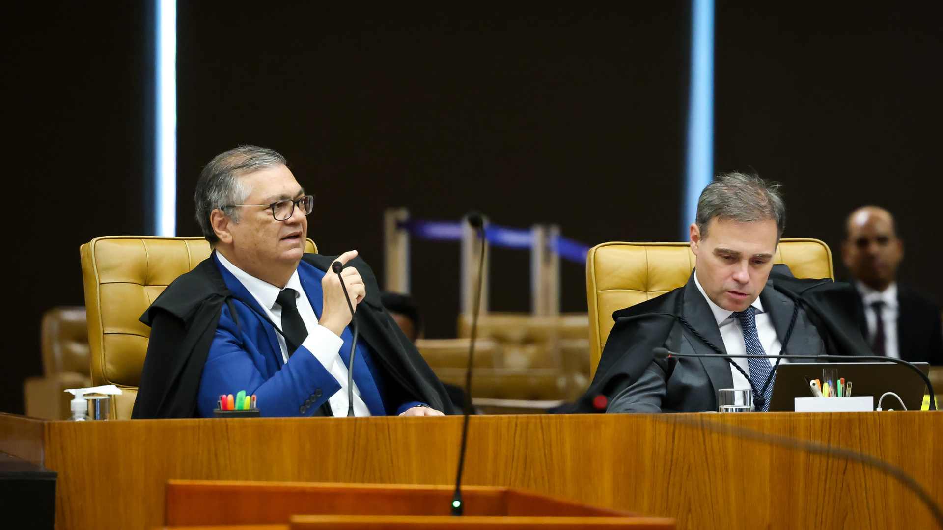 Dino derruba no STF decisão de Mendonça no TSE sobre posts de Nossa Senhora