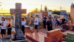O que vão fazer? Saiba o que acontece em evento no cemitério que esgotou vagas em Campo Grande