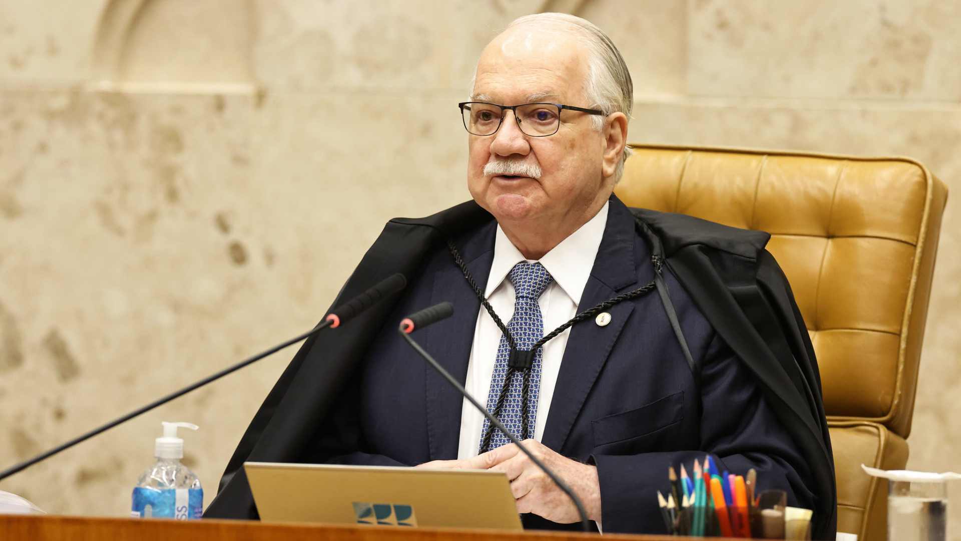 Fachin vota por separar casos de Alexandre de Moraes e André Mendonça no STF
