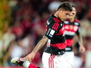 Flamengo bate Mirassol em jogo atrasado e cola no líder Palmeiras