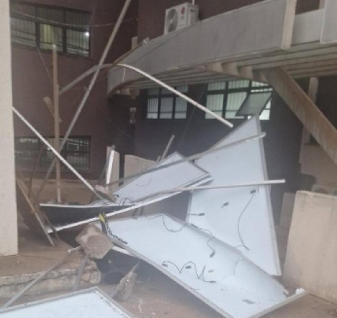 Ventos atingiram os 60,8 km/h e destruiu fachada do Fórum de Três Lagoas
