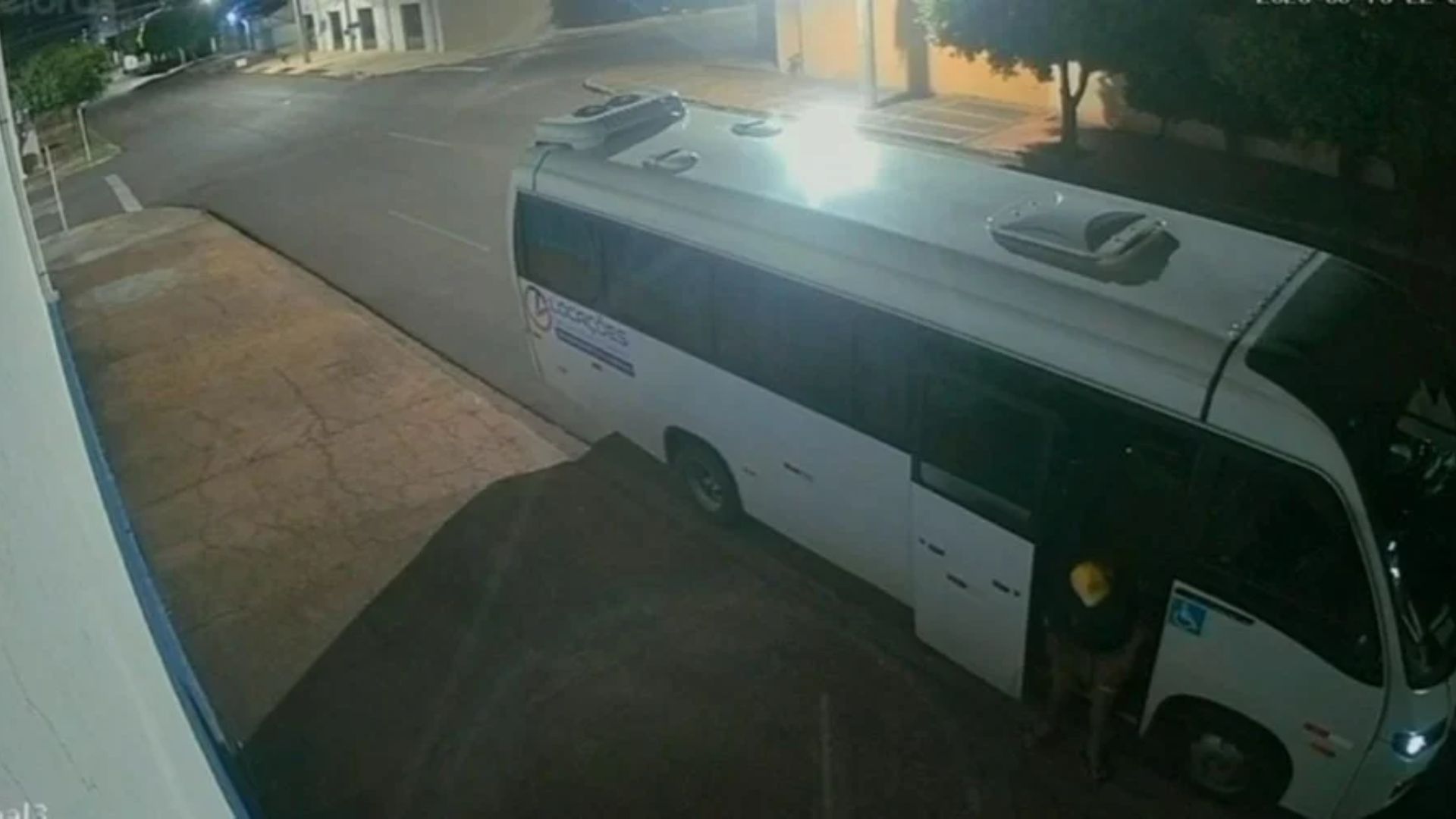 Homem é flagrado praticando ato obsceno em frente a adolescente em Três Lagoas