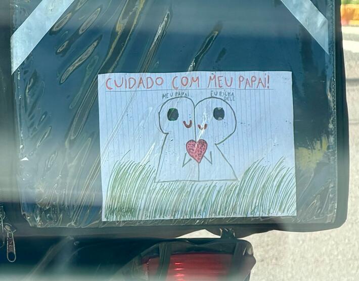 desenho filha entregador