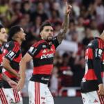 Flamengo vence Corinthians e retoma liderança do Brasileirão