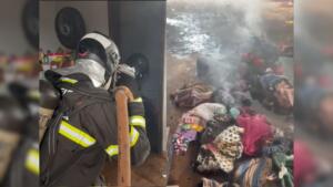 Corpo de Bombeiros combate incêndio em Rio Brilhante neste sábado