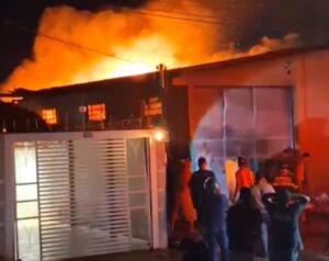 Marcenaria é destruída por incêndio no Jardim Colibri, em Campo Grande