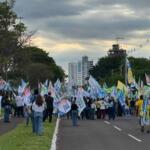 Manifestação com motociata reúne políticos e 5 mil pessoas na Afonso Pena