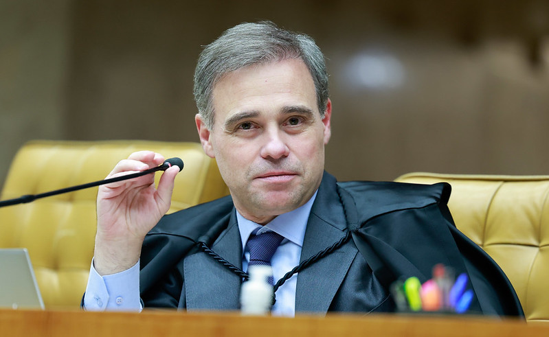 Mendonça pede a Fachin sessão do STF para discutir mensagens entre Vorcaro e Moraes apontadas pela PF