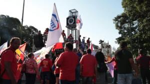 Mobilização da Classe Trabalhadora reúne entidades de MS em passeata na Capital