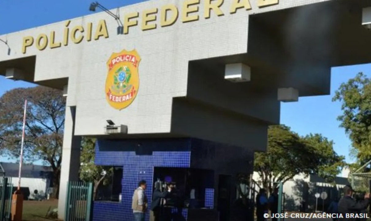 Delegados criticam afastamento de chefe da PF por decisão monocrática