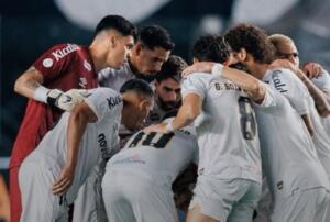 Palmeiras segura Santos, empata na Vila e vai à semifinal da Copa do Brasil; Neymar se machuca
