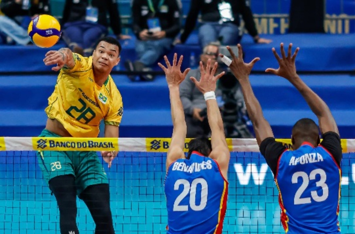 Brasil bate Colômbia e segue 100% no Sul-Americano masculino de vôlei