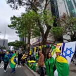 Ato na Avenida Paulista reúne apoiadores de Flávio Bolsonaro