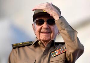 Justiça dos EUA emite ordem de prisão a Raúl Castro