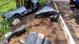 Saveiro fica destruída e se parte ao meio em acidente com dois feridos em Aquidauana