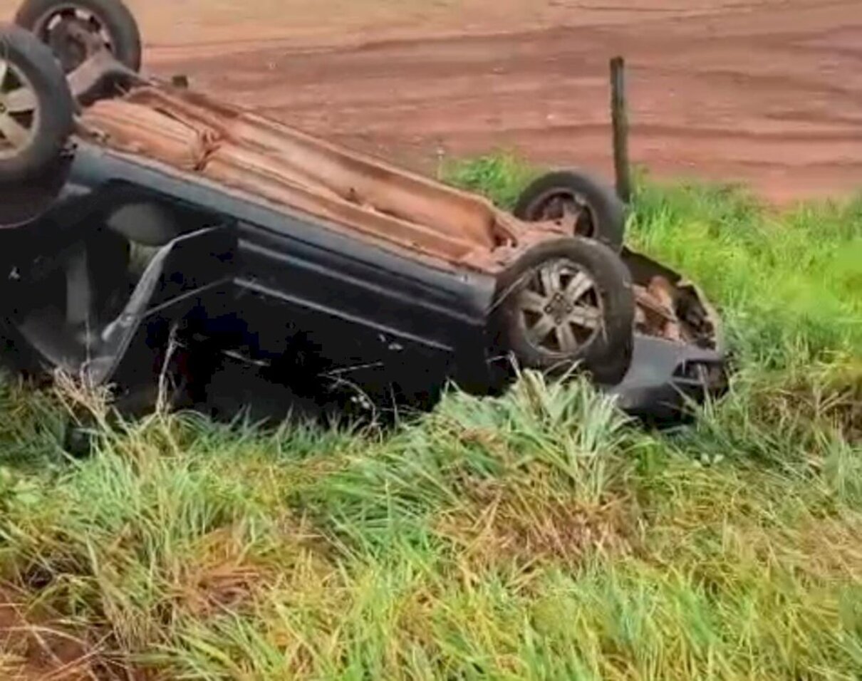 Motorista é encontrado morto após capotar veículo na MS-145