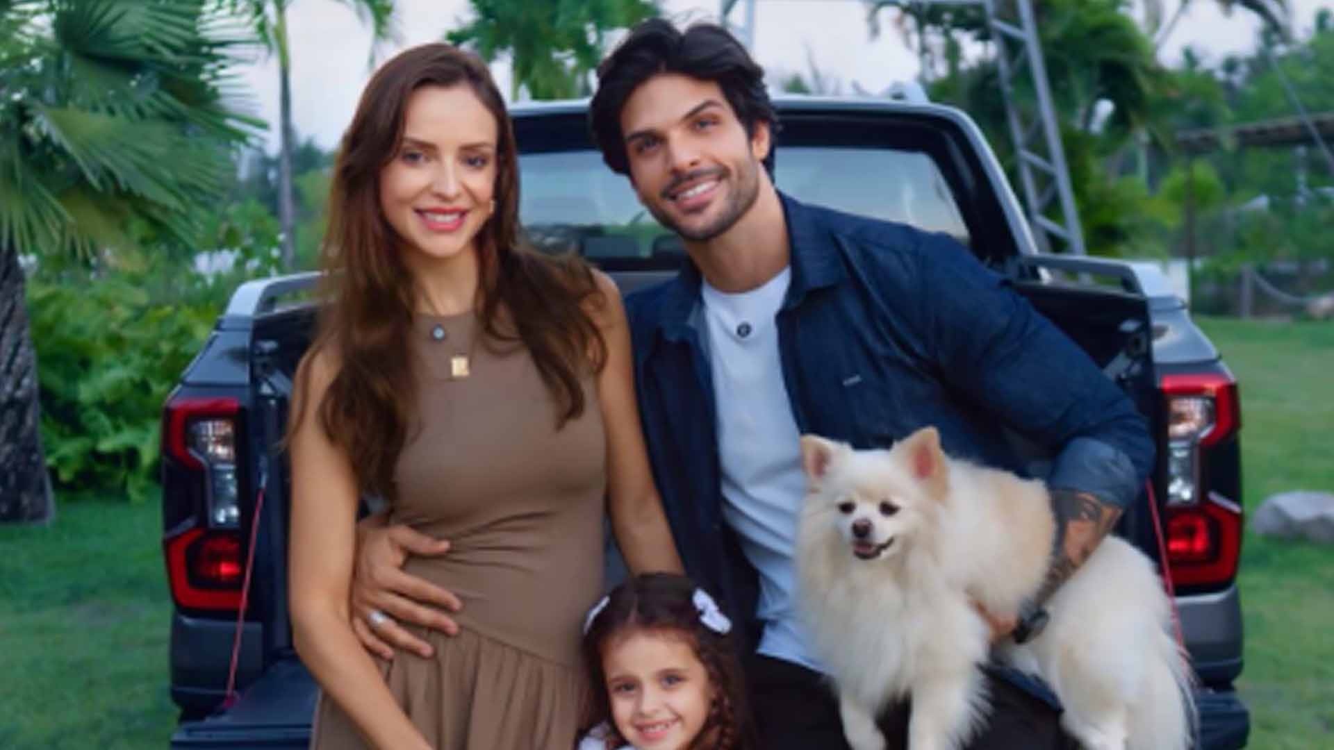 Família cresceu! Esposa do ex-BBB Lucas Fernandes está grávida de gêmeos