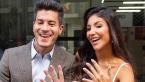 Arthur Aguiar e Jheny Santucci reatam casamento 11 dias após divórcio