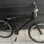 Pai e filho são ameaçados por dupla com canivete e têm bicicletas roubadas no Mata do Jacinto
