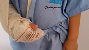 ‘Descaso’: família denuncia demora em cirurgia e falta de assistência a menino na Santa Casa