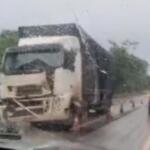 Rodovia de Ribas do Rio Pardo registra engavetamento entre duas carretas e um carro