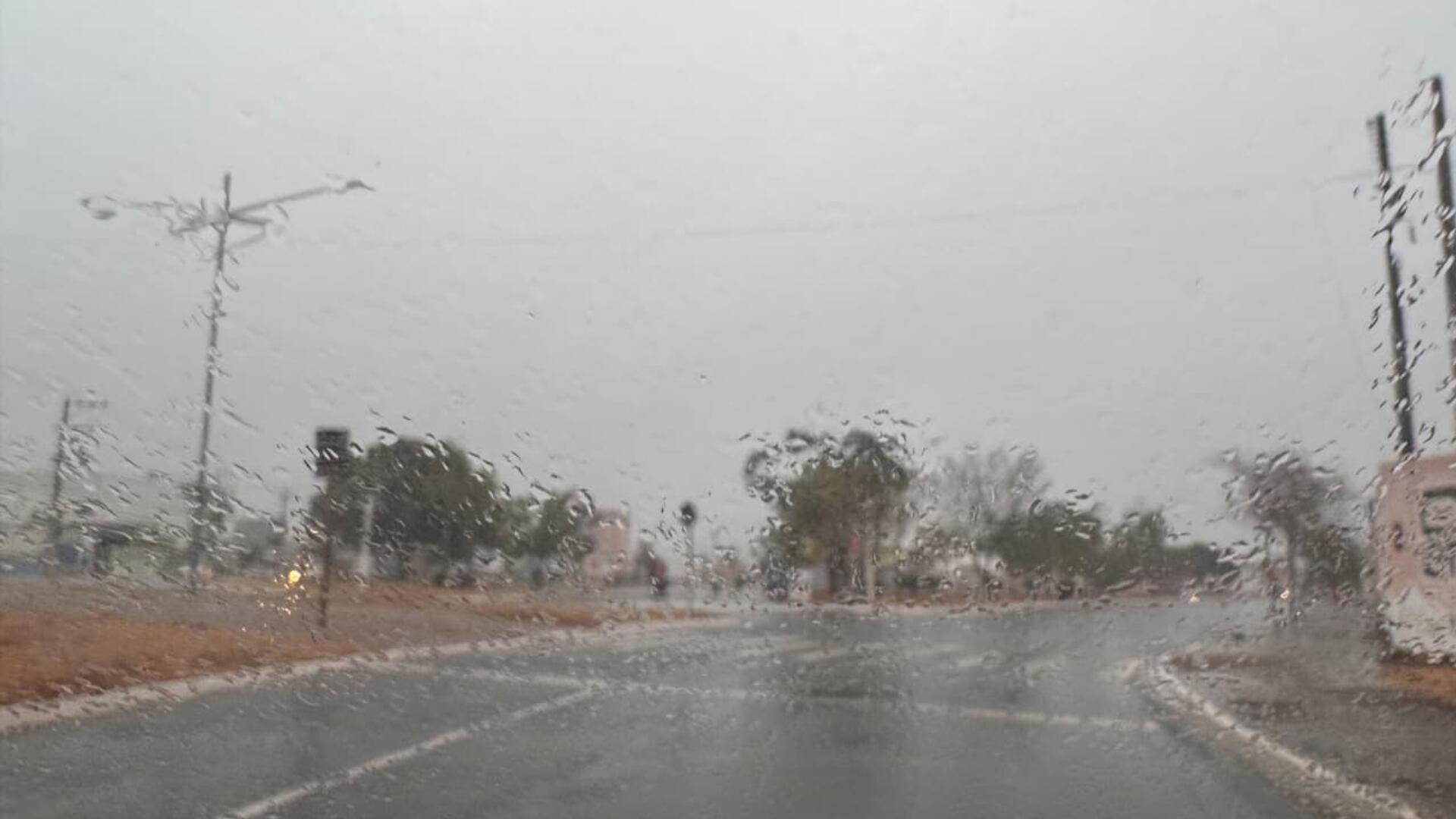 Chuva ultrapassa 100 mm, alaga casas e mobiliza equipes em Coxim