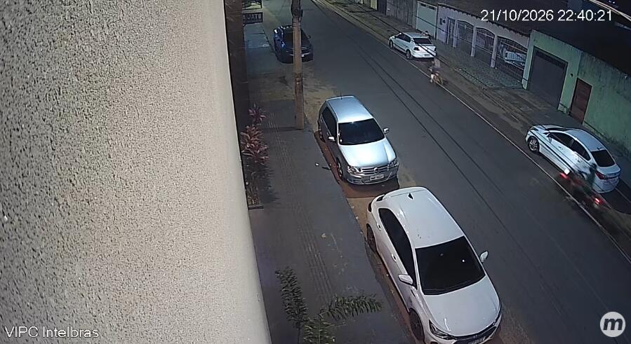 Ciclista é perseguida ao voltar do trabalho e leva tapa nas nádegas em Campo Grande