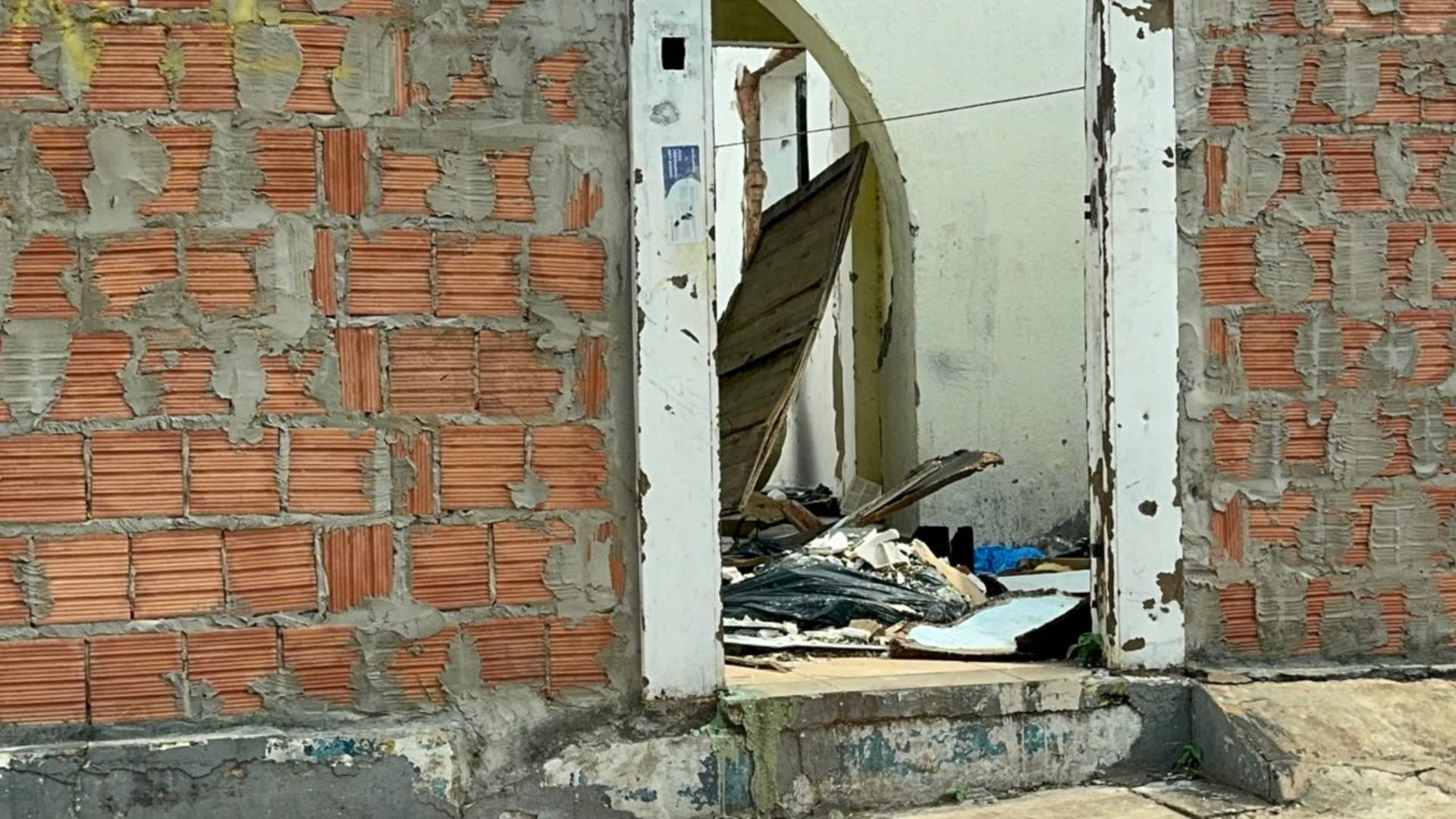 Furtos disparam 50% e comerciantes relatam onda de invasões após caso de idoso esfaqueado