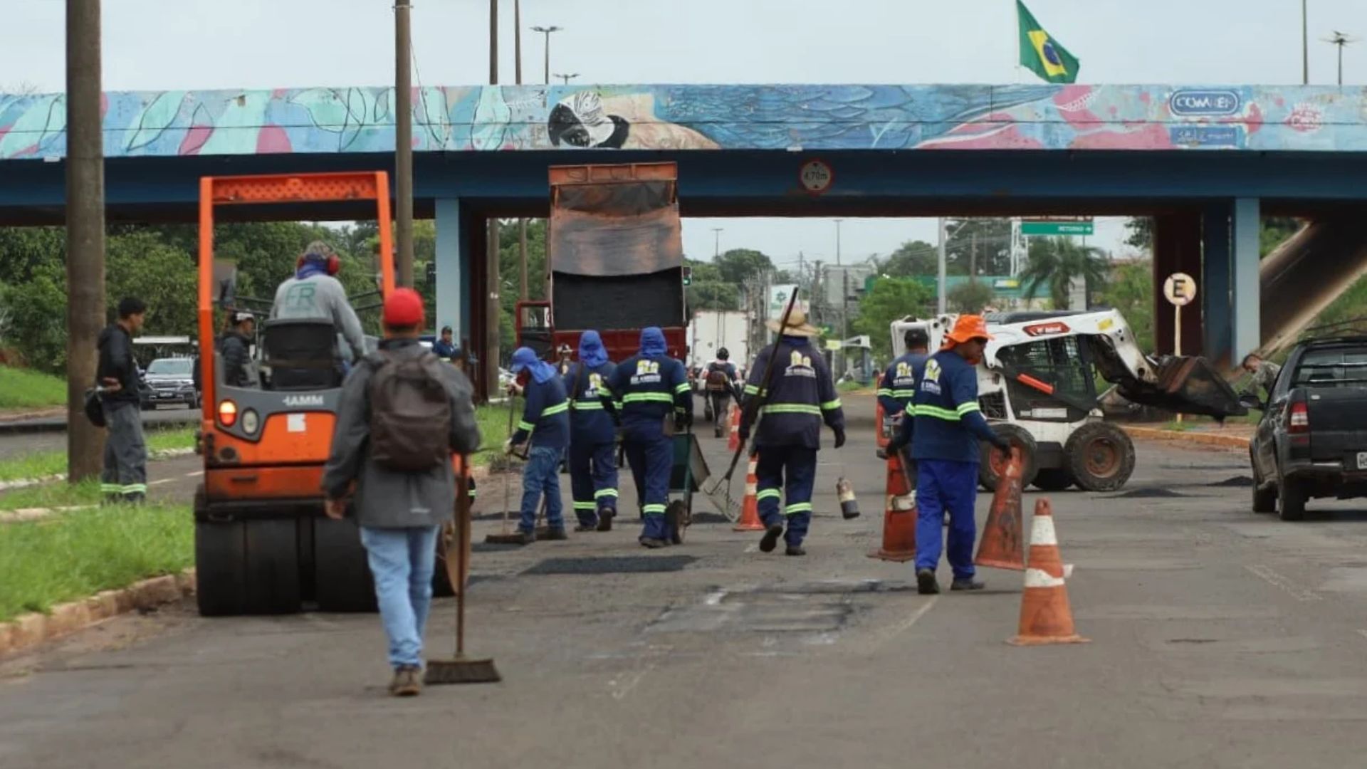 Tapa-buracos mobiliza equipes nas sete regiões de Campo Grande neste sábado