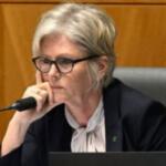 Deputada federal australiana é atropelada e tem as duas pernas amputadas