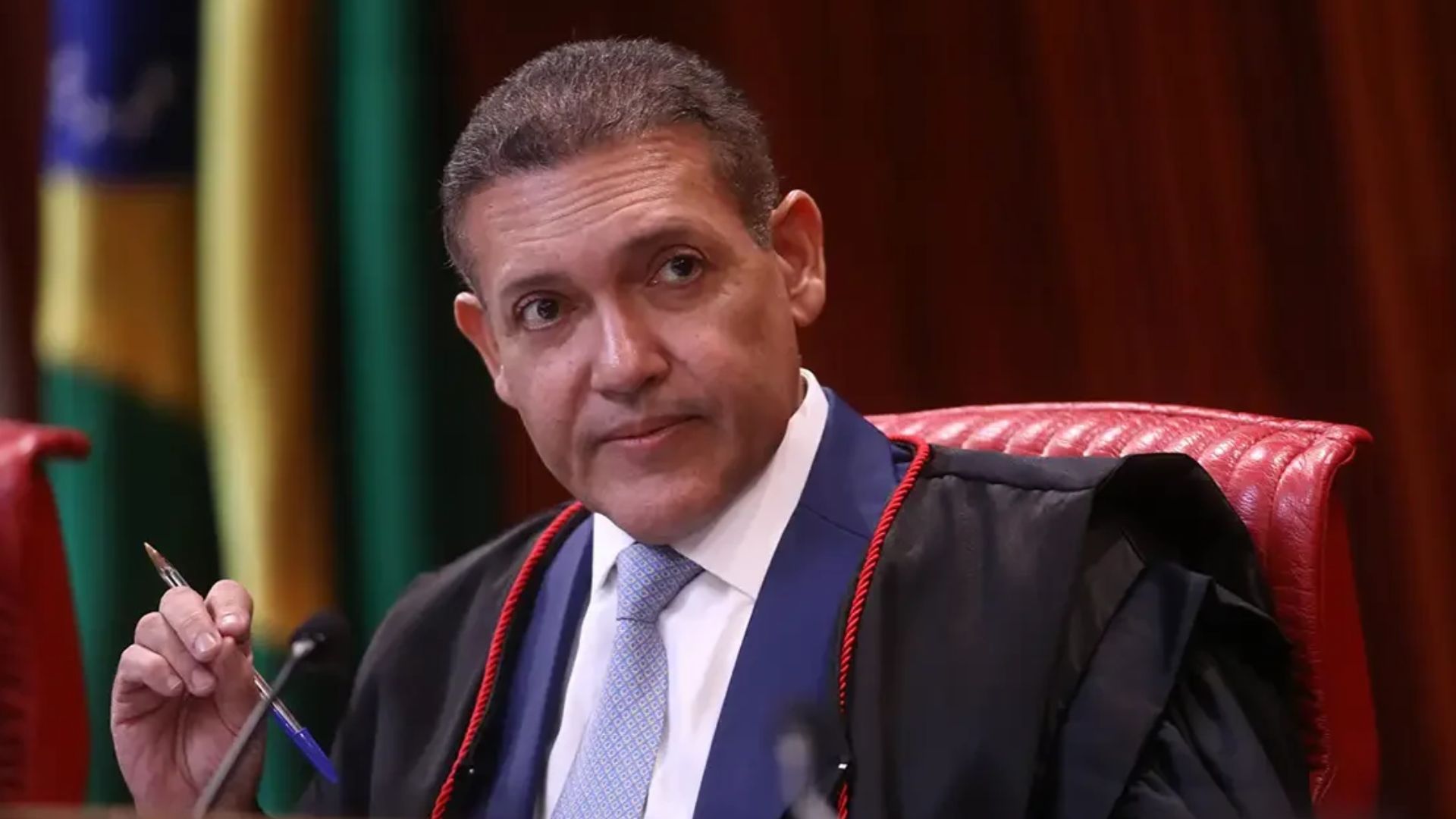Nunes Marques suspende postagens ilegais contra campanha de Lula