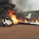 Após perseguição da FAB, piloto incendeia o próprio avião e foge em MT