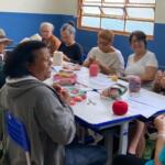 Curso de crochê capacita 14 mulheres e incentiva geração de renda em Campo Grande