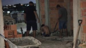 Jovem é torturado, obrigado a cavar própria cova e fazer símbolo do CV em MS