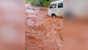 Moradores da Chácara dos Poderes ficam isolados após temporal de 143 mm em Campo Grande