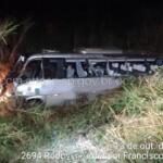 Acidente com micro-ônibus deixa três mortos em rodovia no interior de SP