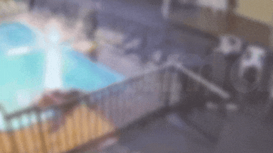 VÍDEO: Festança no Tarumã termina com homem morto na piscina e outro baleado