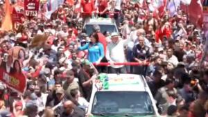 Lula chega à avenida Paulista para último evento de campanha antes do 1º turno