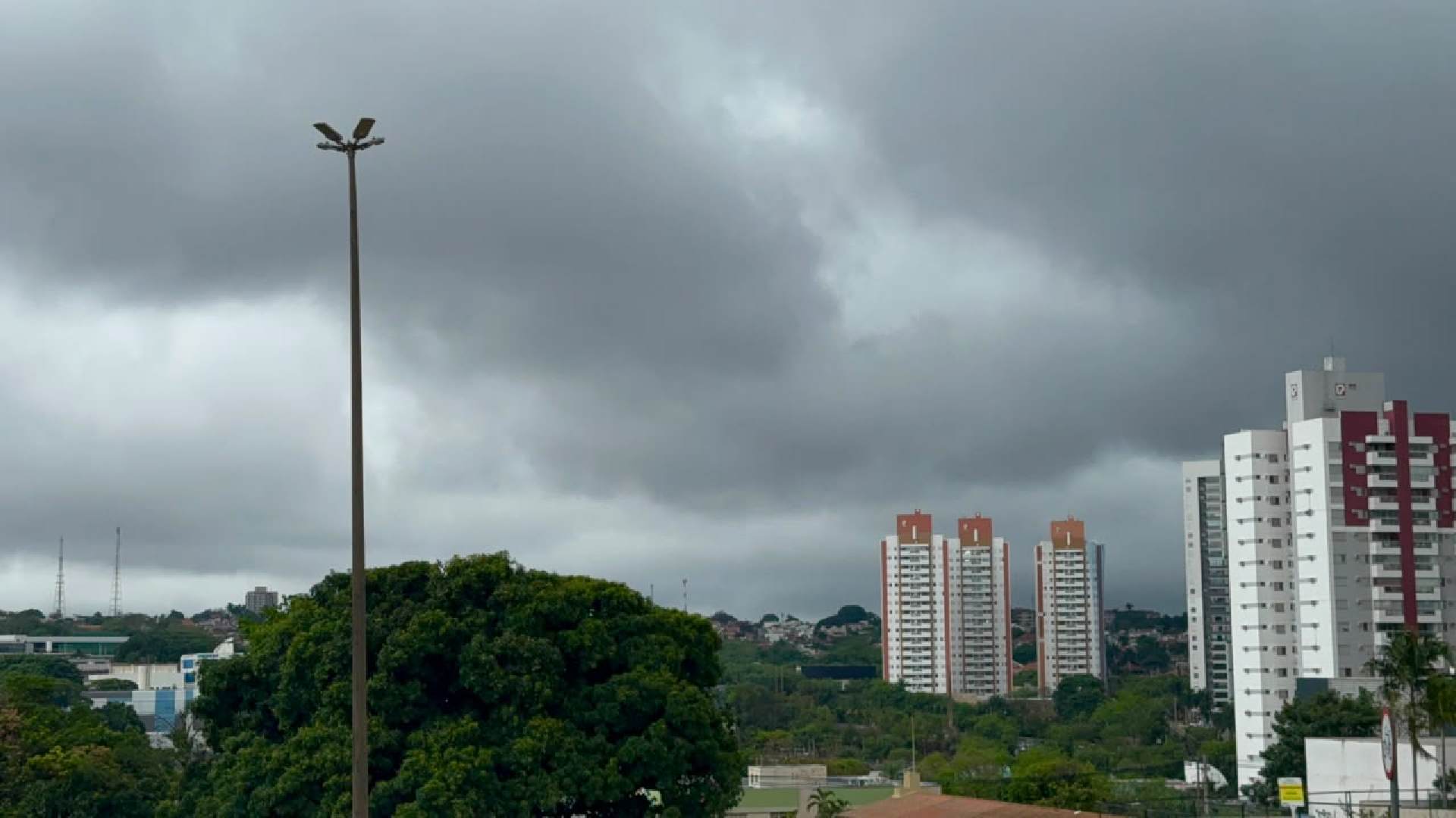 Tempo céu em Campo Grande