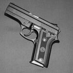 Ex-policial de SC é preso com pistola de uso restrito da PM de Mato Grosso do Sul
