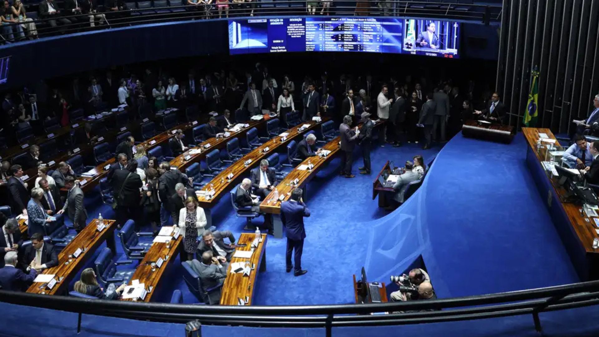 Senado prorroga MPs de proteção ao tarifaço dos EUA e do preço de combustíveis - Foto