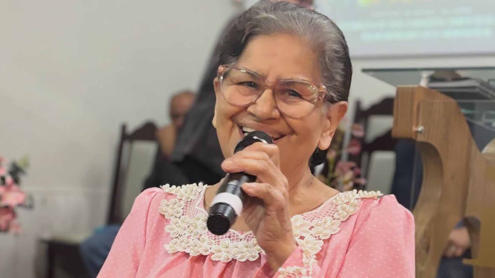Morre Sara Araújo, cantora pioneira do gospel no Brasil, aos 80 anos
