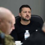 Zelensky pede apoio a novas sanções dos EUA contra a Rússia após suspensão de Trump