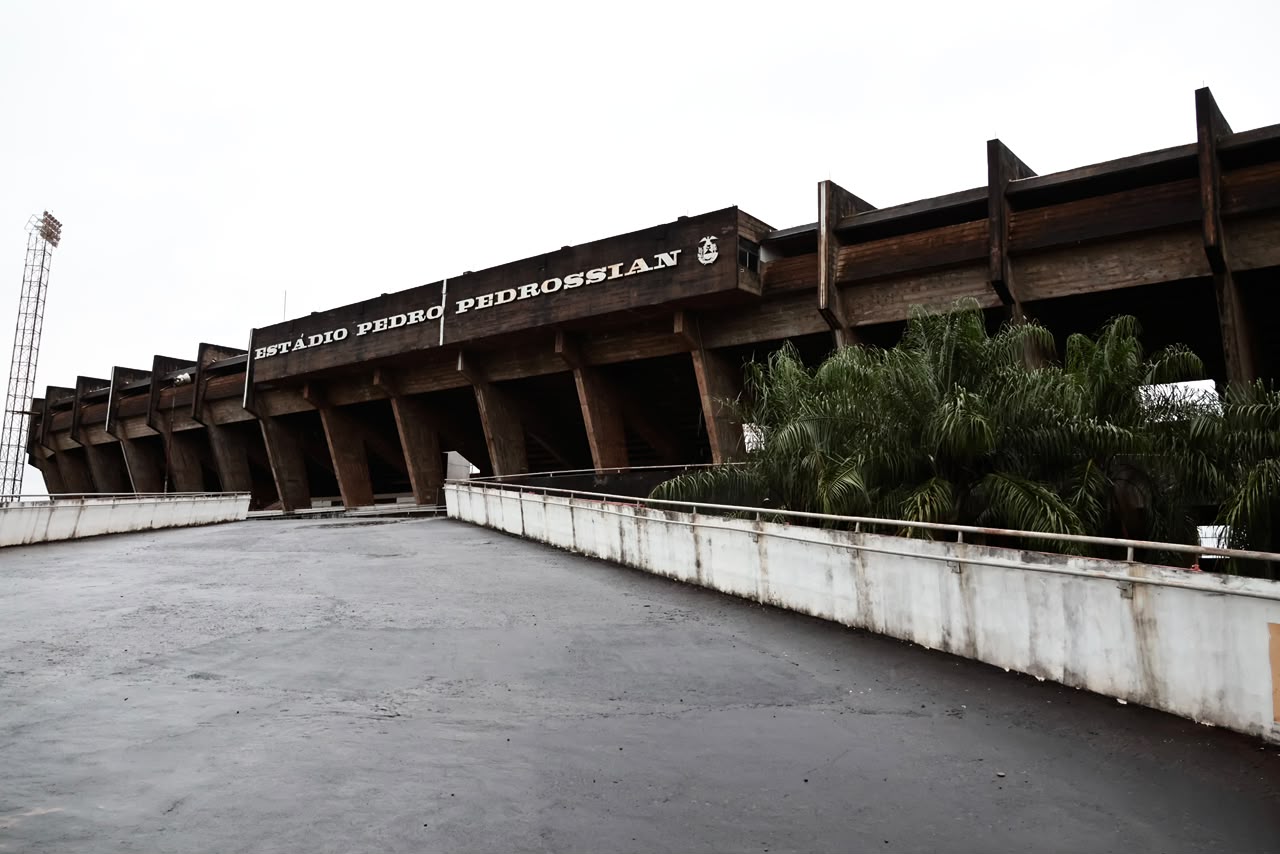 Há 4 anos fechado, confira imagens do Morenão antes da reforma de R$ 17,8 milhões
