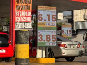 Após anúncio da Petrobras, gasolina é encontrada a R$ 6,15 em Campo Grande