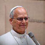 Em recuperação no hospital, papa Leão XIV agradece carinho dos fiéis e pede orações